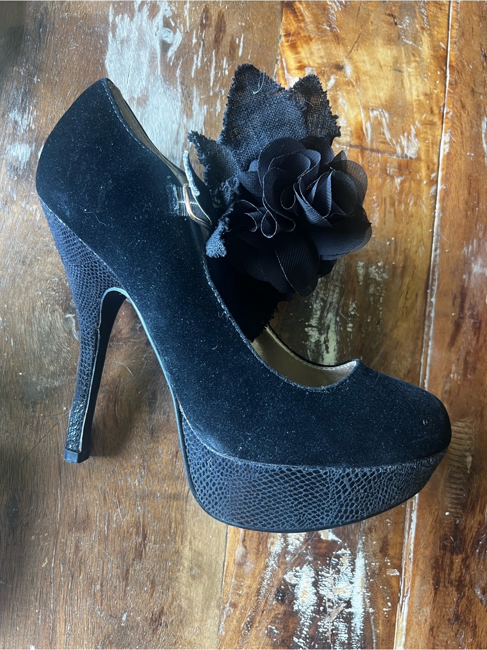 Qupid Black Floral Accent Platform Mary Jane Heels - Picture 11 of 14